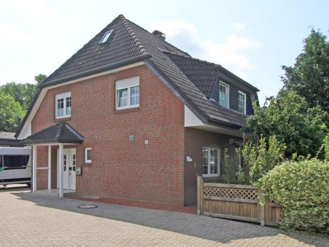 Modernisiertes Einfamilienhaus mit möglichen Büroräumen und viel Nutzfläche