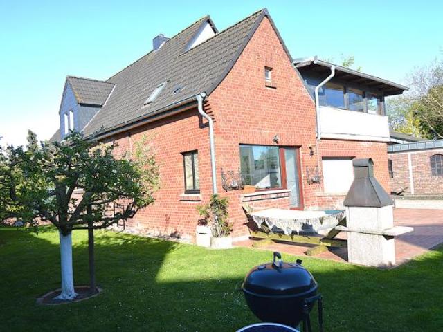 Modernisiertes Einfamilienhaus mit Einliegerwohnung in Rees Millingen