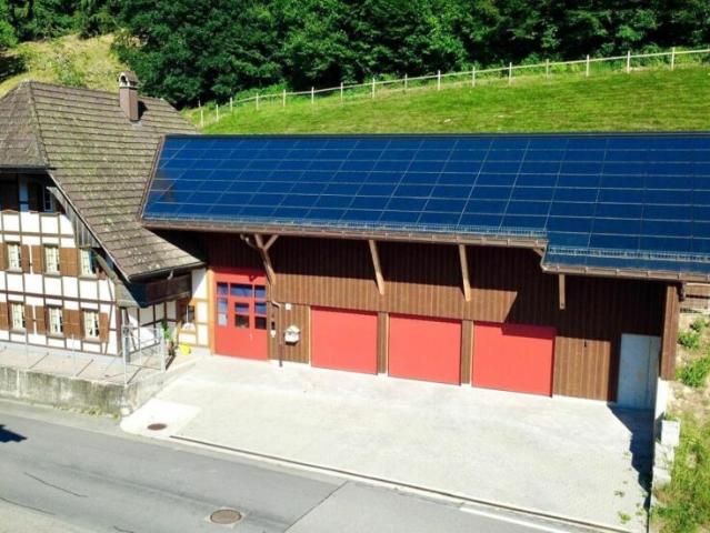 Modernisiertes Einfamilienhaus mit hochwertigem Neubau Anbau und 3 Einstellplätzen!