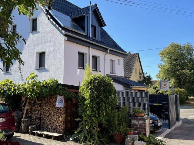 Modernisiertes Einfamilienhaus mit Studio Dachausbau und gehobener Ausstattung!