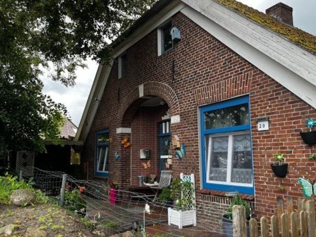 Modernisiertes Landhaus mit fünf Wohneinheiten, und großem abteilbarem Baugrundstück zu verkaufen