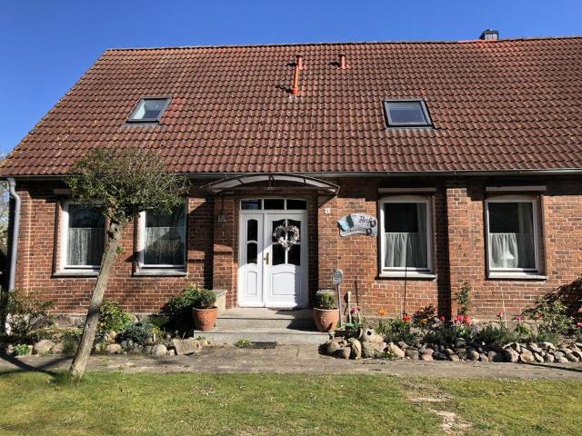 Modernisiertes Mehrfamilienhaus mit Stallungen & Wellness