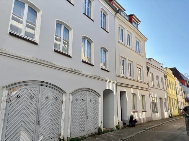 Modernisiertes Mehrfamilienhaus in erstklassiger Innenstadtlage an der Obertrave in Lübeck