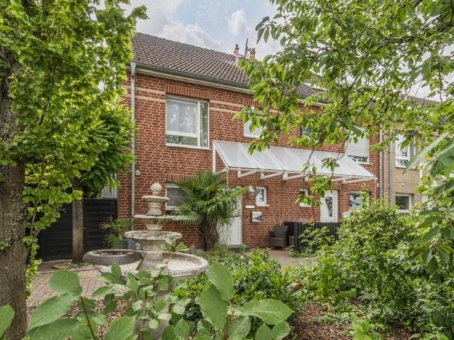 Modernisiertes Reiheneckhaus mit neuer Küche in Neuss Grefrath