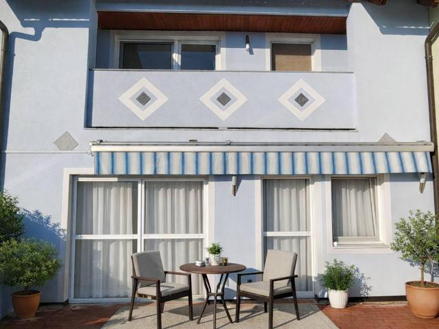 Modernisiertes Reihenhaus mit Garten und Terrasse in Walding