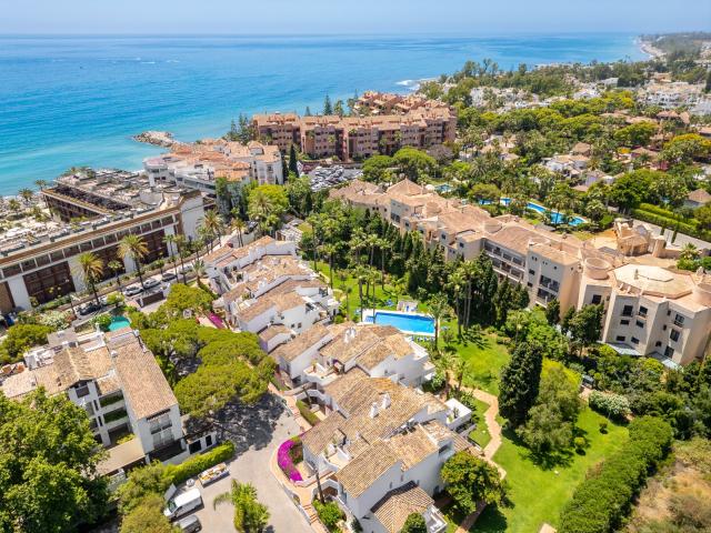 Moderno ático dúplex completamente reformado a pocos pasos d. 141m² Marbella