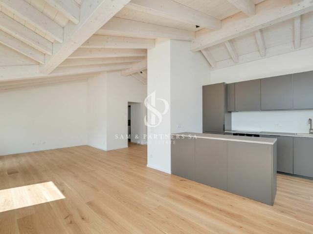 Moderno Attico 3.5 locali con vista lago copia