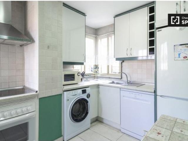 Moderno apartamento de 2 dormitorios con amplia terraza en alquiler en Ciudad Lineal