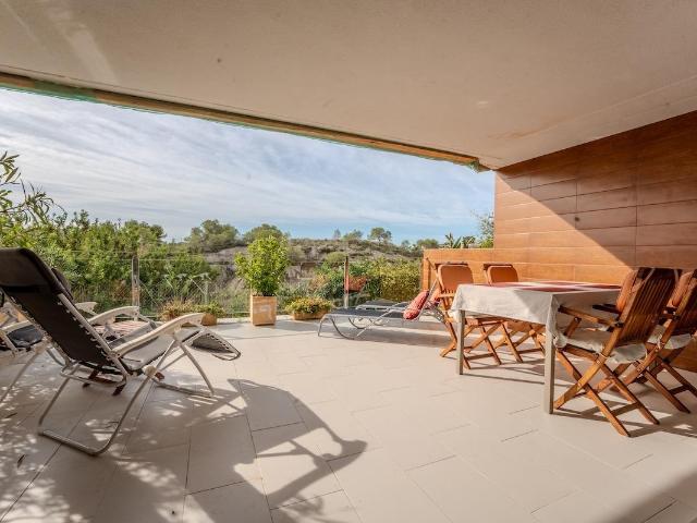 Moderno Apartamento de 2 Dormitorios en Planta Baja con Vistas al Canal y a la Naturaleza