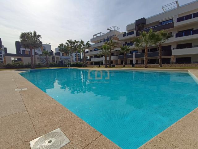 Moderno apartamento de 2 dormitorios en Playa Flamenca como nuevo