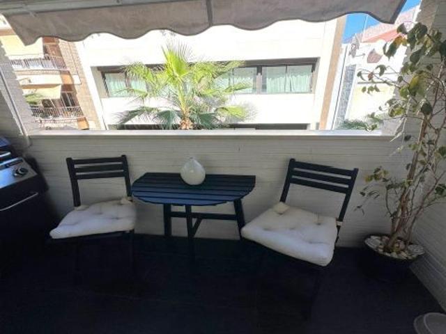 MODERNO APARTAMENTO DE 3 DORMITORIOS EN EL CENTRO Y A 80m DEL PASEO DE TORREVIEJA