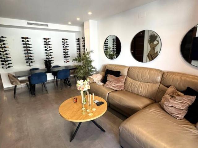 MODERNO APARTAMENTO DE 3 DORMITORIOS EN EL CENTRO Y A 80m DEL PASEO DE TORREVIEJA
