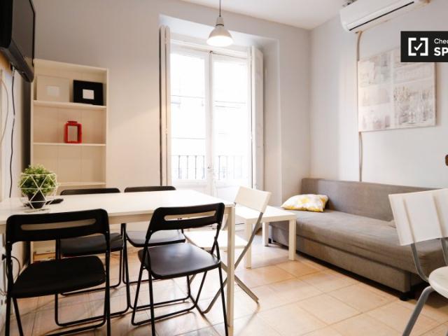 Moderno apartamento de 4 dormitorios en alquiler en Centro, Madrid