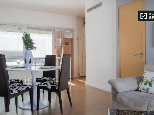 Piso de 4 habitaciones en alquiler en Embajadores, Madrid