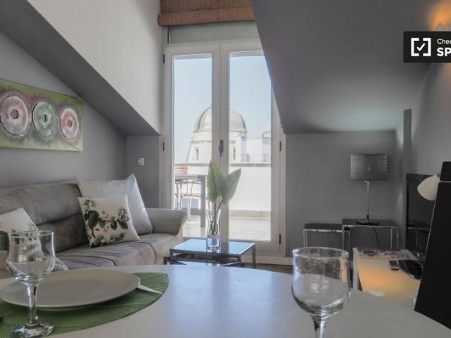 Moderno apartamento de 4 dormitorios en alquiler en Centro, Madrid