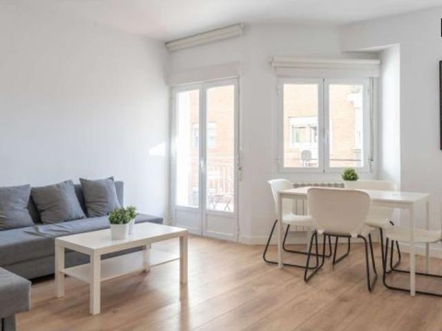 Moderno apartamento de 4 dormitorios en alquiler en Fuente del Berro