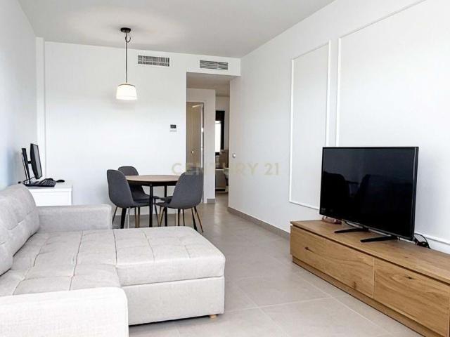 Moderno apartamento en Mijas, Málaga con piscina y garaje
