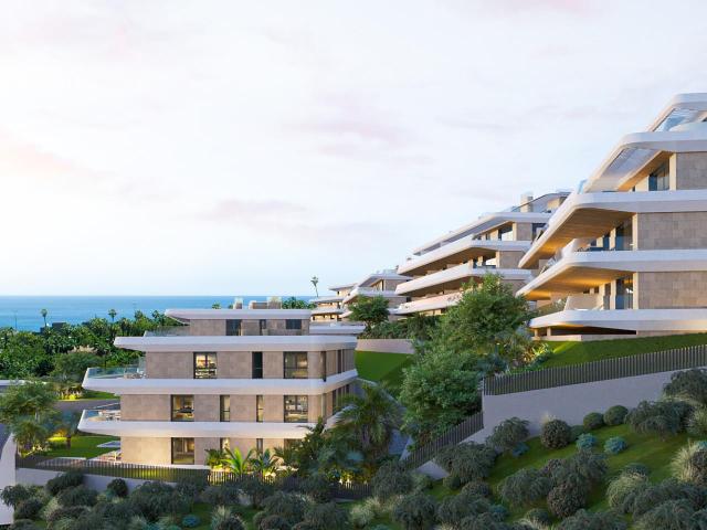 Moderno apartamento en planta baja, con vistas al mar, 3 dor. 175m² Estepona
