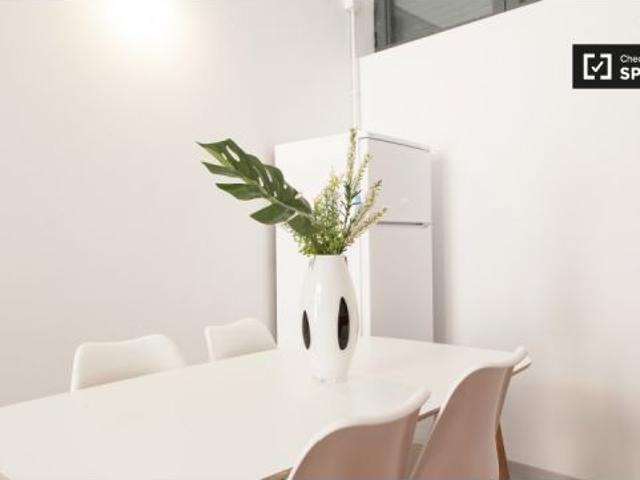Moderno apartamento estudio en alquiler en Ciudad Lineal