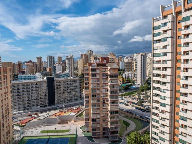 MODERNO APARTAMENTO REFORMADO EN VENTA EN BENIDORM ZONA LEVANTE