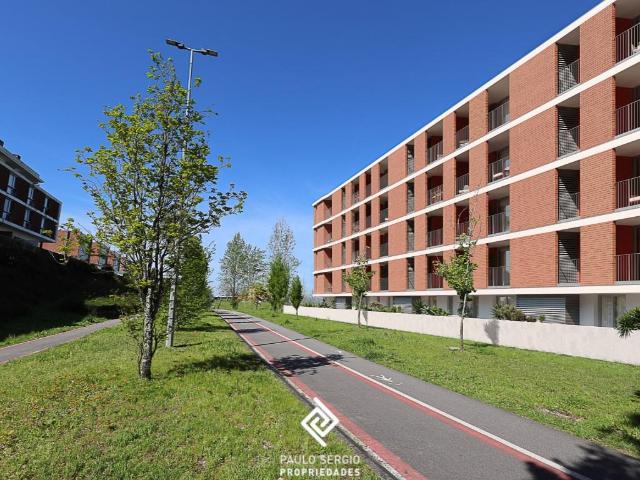Moderno Apartamento T1 na Costa Guimarães 56m² Costa