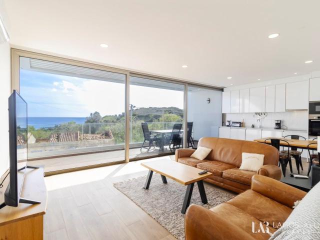 Moderno apartamento T2 com Vista Mar a poucos minutos a pé d. 99m² Praia da Luz