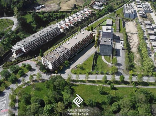 Moderno Apartamento T3 na Costa Guimarães 135m² Costa