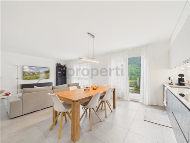 Moderno appartamento 2.5 locali con balcone, Claro Bellinzona