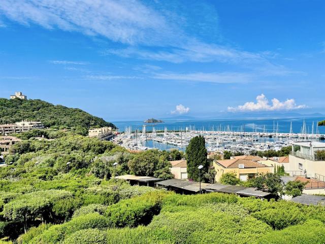 Moderno appartamento con vista mozzafiato sul mare a Punta A. 111m² Punta Ala