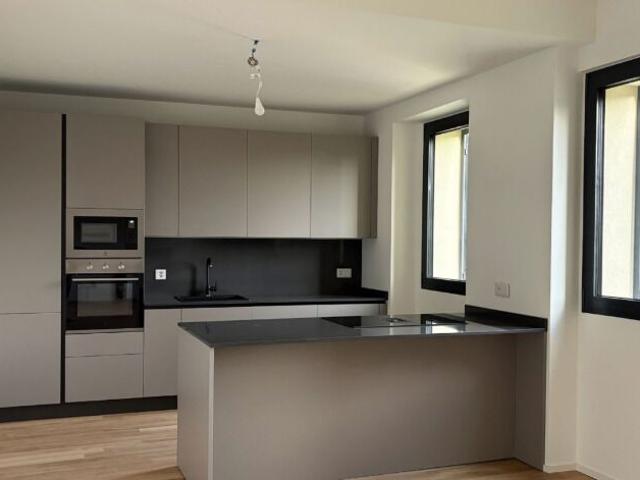 Moderno Appartamento di 3.5 Locali al 1 Piano con Vista Lago a Pura Comfort in Posizione Tranquilla | dreamo. Ch