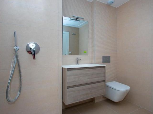 Moderno Bungalow en Monforte del Cid con Piscina y Amplias Terrazas