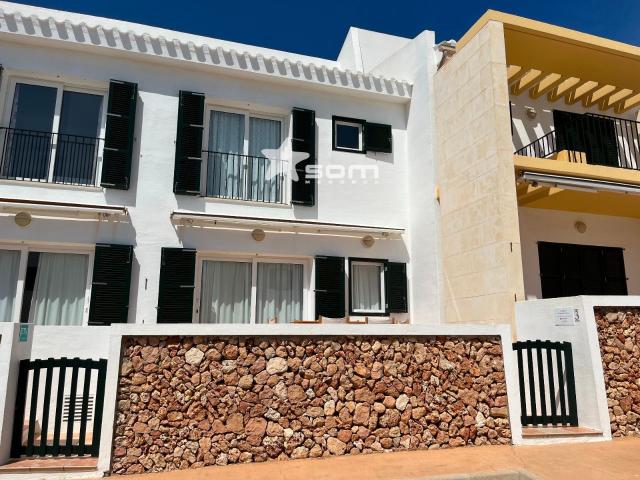 Moderno chalet adosado de reciente construcción situado en l. 152m² Fornells