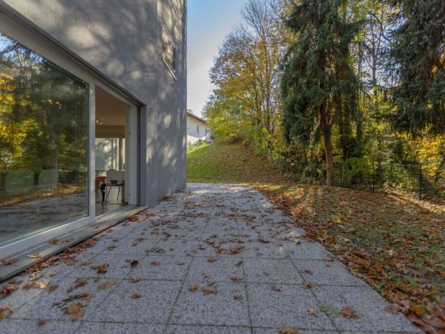 MODERNO E AMPIO 3.5 LOCALI CON GRANDE GIARDINO A BREGANZONA