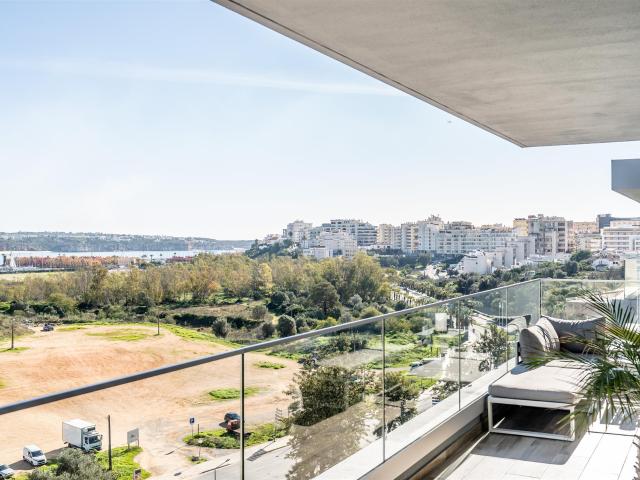 Moderno E Luxuoso T2 Penthouse Com Vista Rio E Marina De Por 88m² Portimão