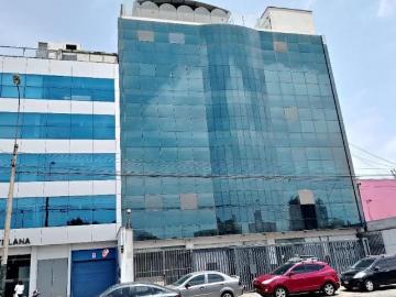 Moderno edificio empresarial de 7 niveles