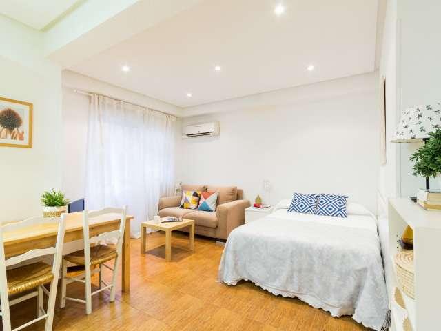 Moderno estudio con aire acondicionado en alquiler Salamanca, Madrid