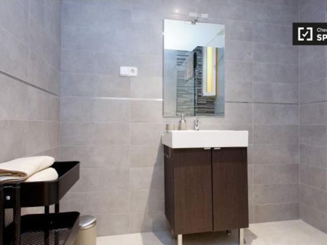 Moderno estudio de 45 m2 con aire acondicionado y patio en alquiler en Almagro y Trafalgar