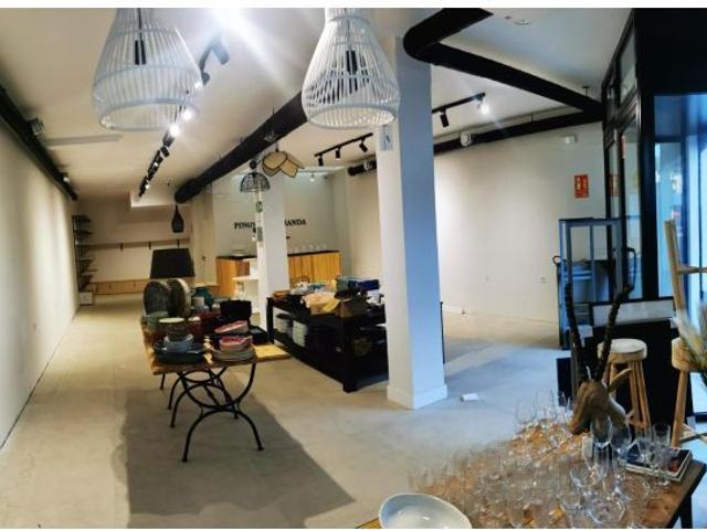 MODERNO LOCAL COMERCIAL