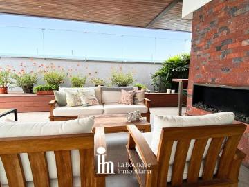 Moderno Penthouse Dúplex con Salida Directa a Parque, Límite con San Isidro