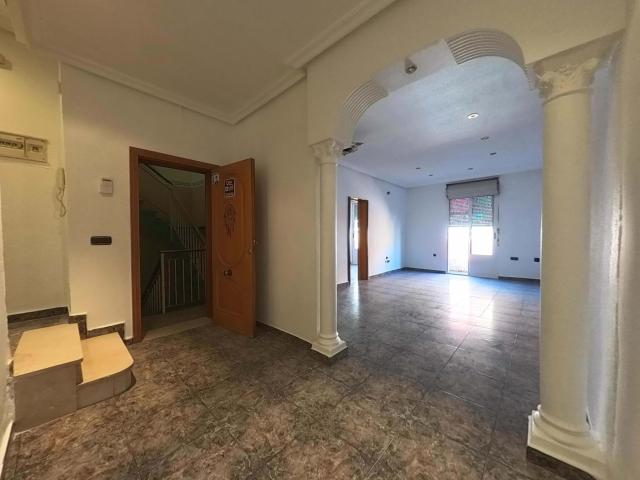 Moderno piso de 4 habitaciones en Orihuela, Alicante