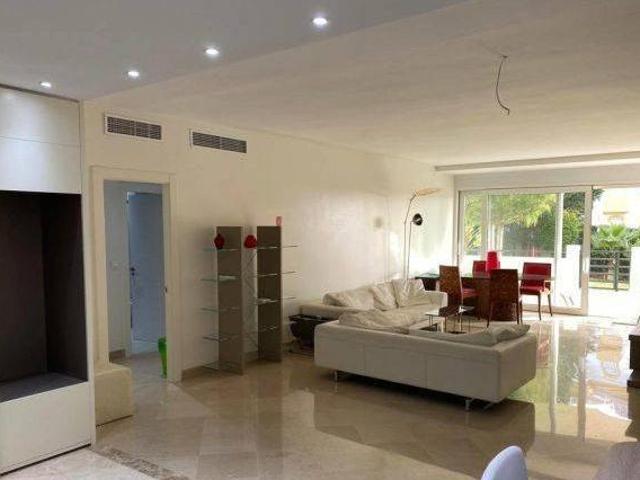 Moderno piso reformado junto a la playa