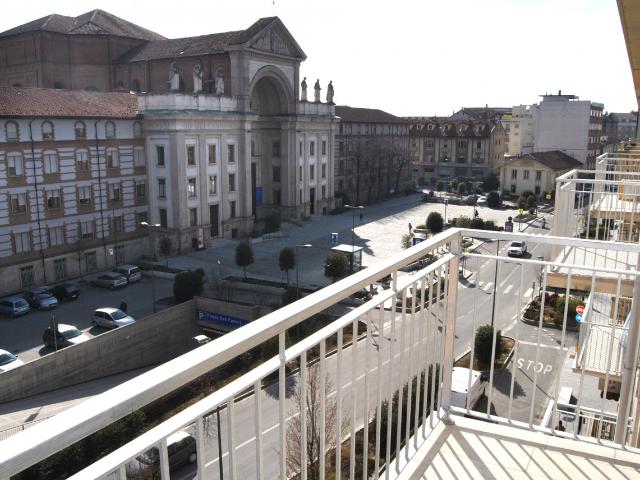 MODERNO QUADRILOCALE DA ARREDARE IN CENTRO