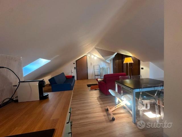 Moderno Studio Open Space in Posizione Strategica