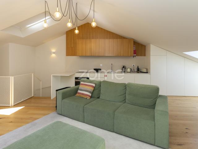 Moderno T1 Duplex com Suite e Terraço na Rua da Cedofeita, Porto