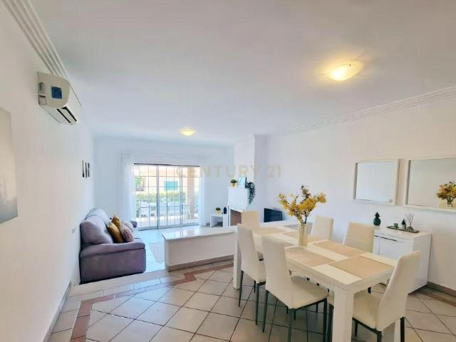 Moderno T2 em Condomínio Privado c/ piscina Albufeira