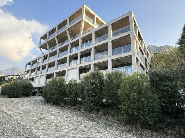 Moderno vista lago 3.5 locali