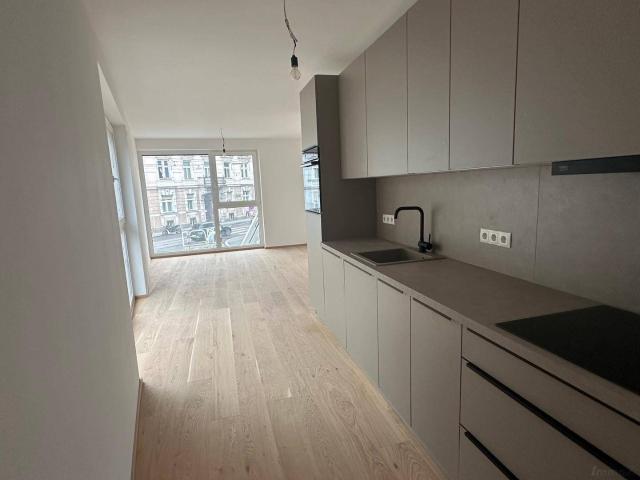 modernster NEUBAU ERSTBEZUG in Innenstadt und TU Nähe ! Coole loftartige 2 ZI Wohnung mit Balkon !