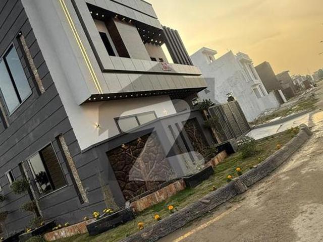 Modren classic corner 6 marla house citi housing society