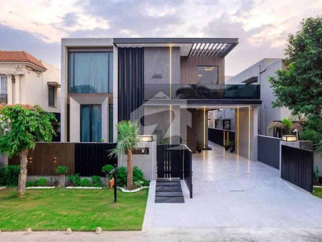 Mohsin Ali Design Furnished By Mawa At Top Location Close To Raya Fairways