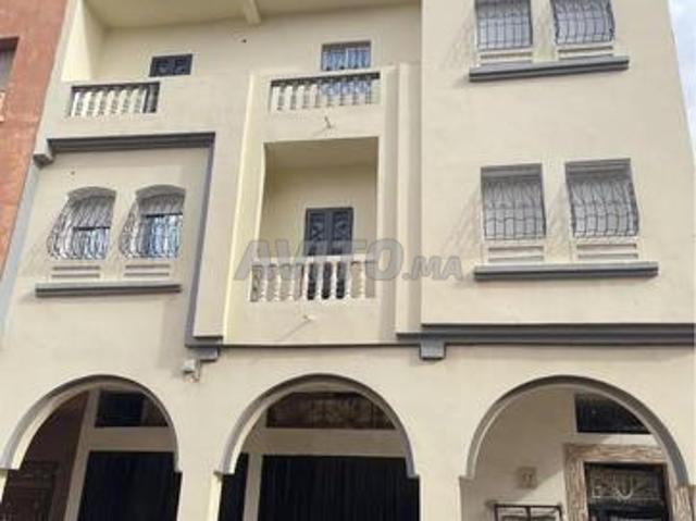 Moitié de maison à vendre à Deroua